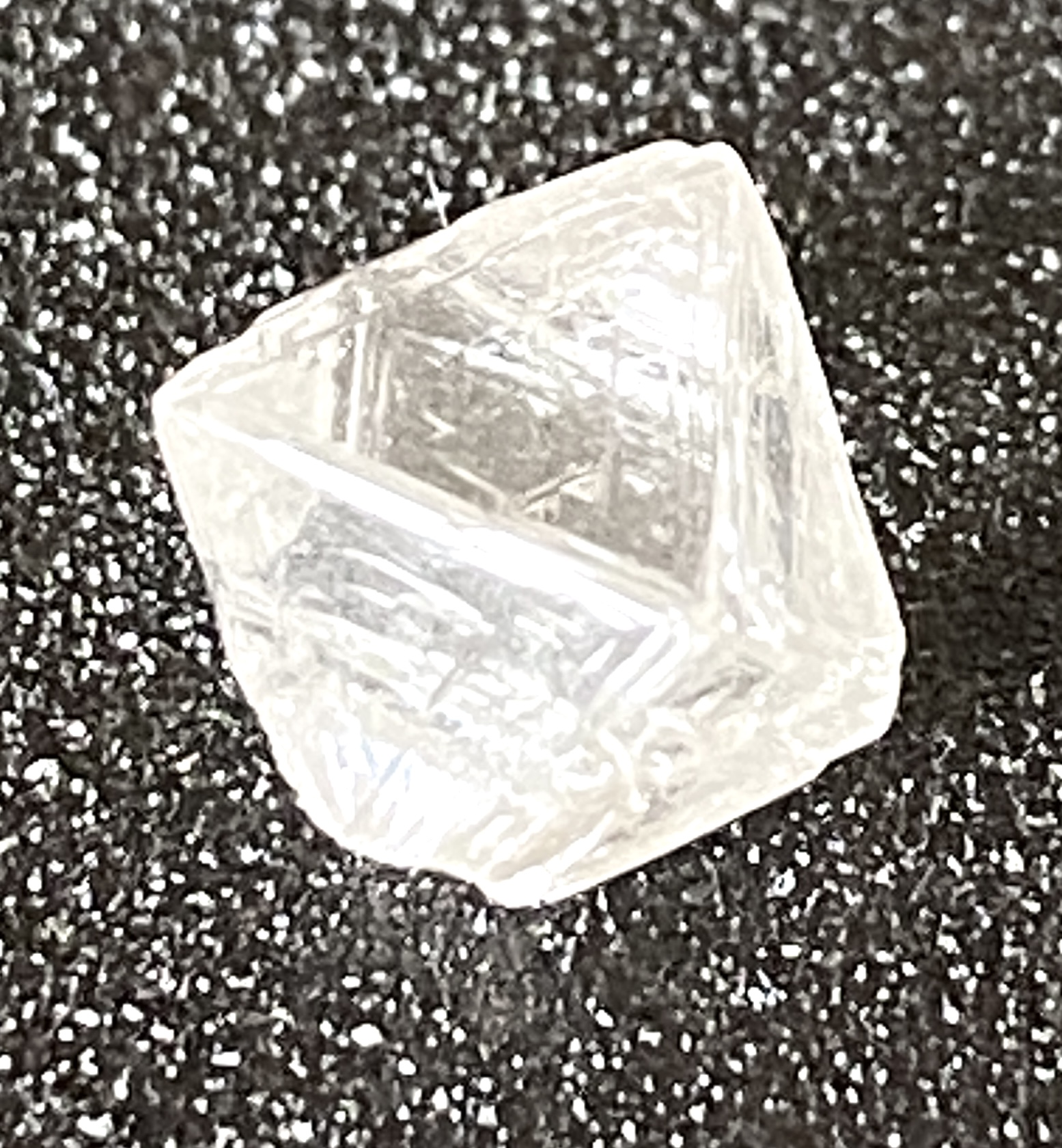 22628